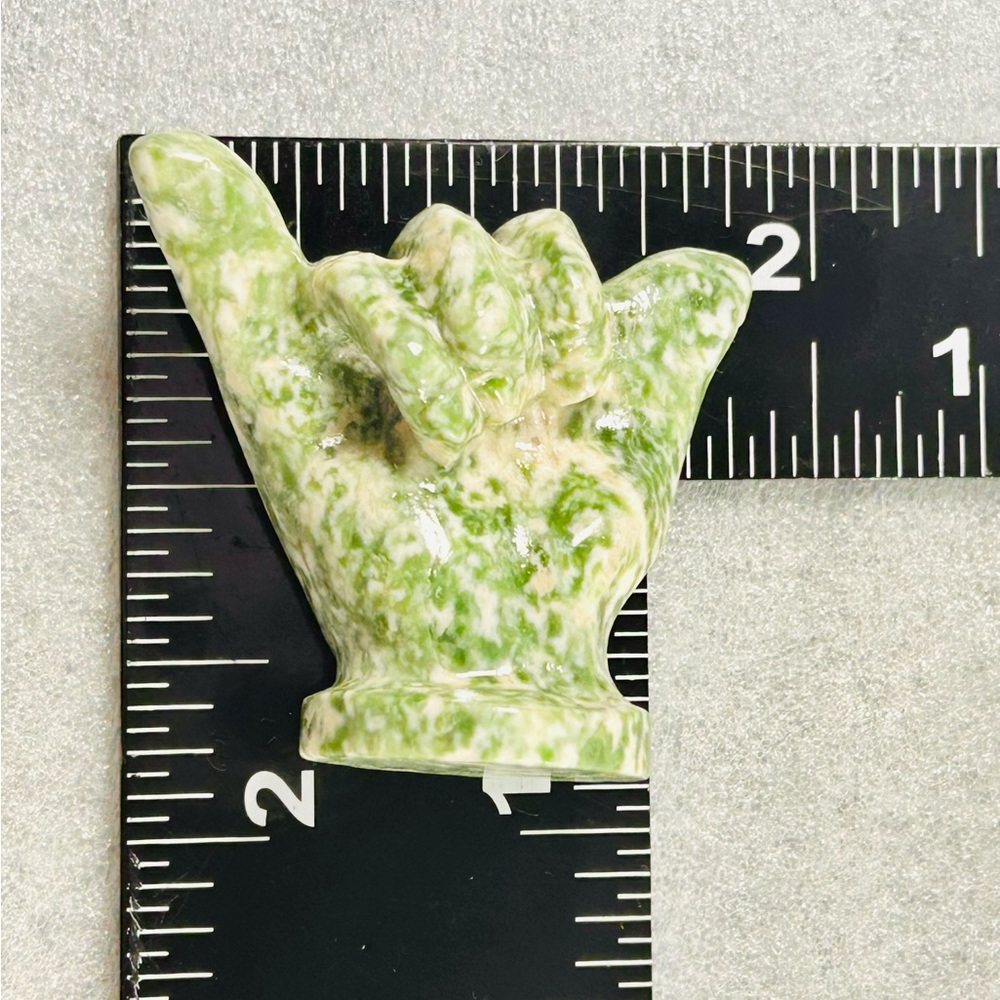 Hand sign - Picture 6 of 6